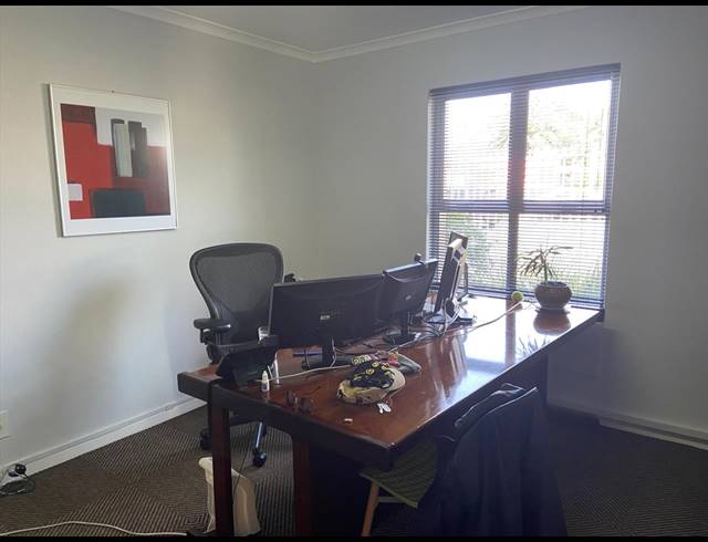 64M² OFFICE TO LET IN TOKAI
